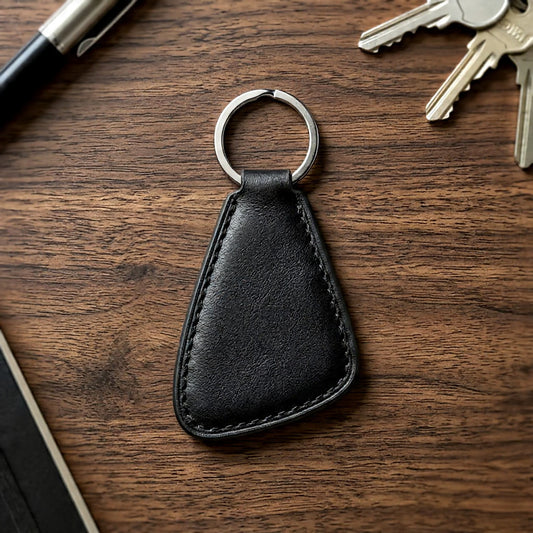Classic Black Leather Key Holder – Elegant Everyday Keychain